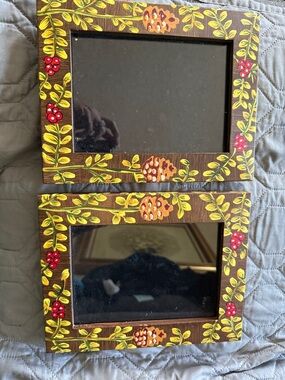 Hand-Painted Pinecone & Berry Wall Frame - Brown